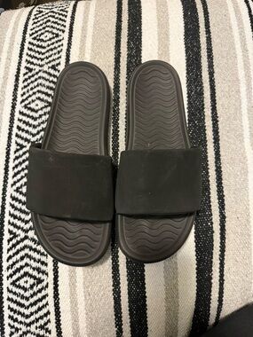 Women’s Black Slide Sandals - Sleek Comfort